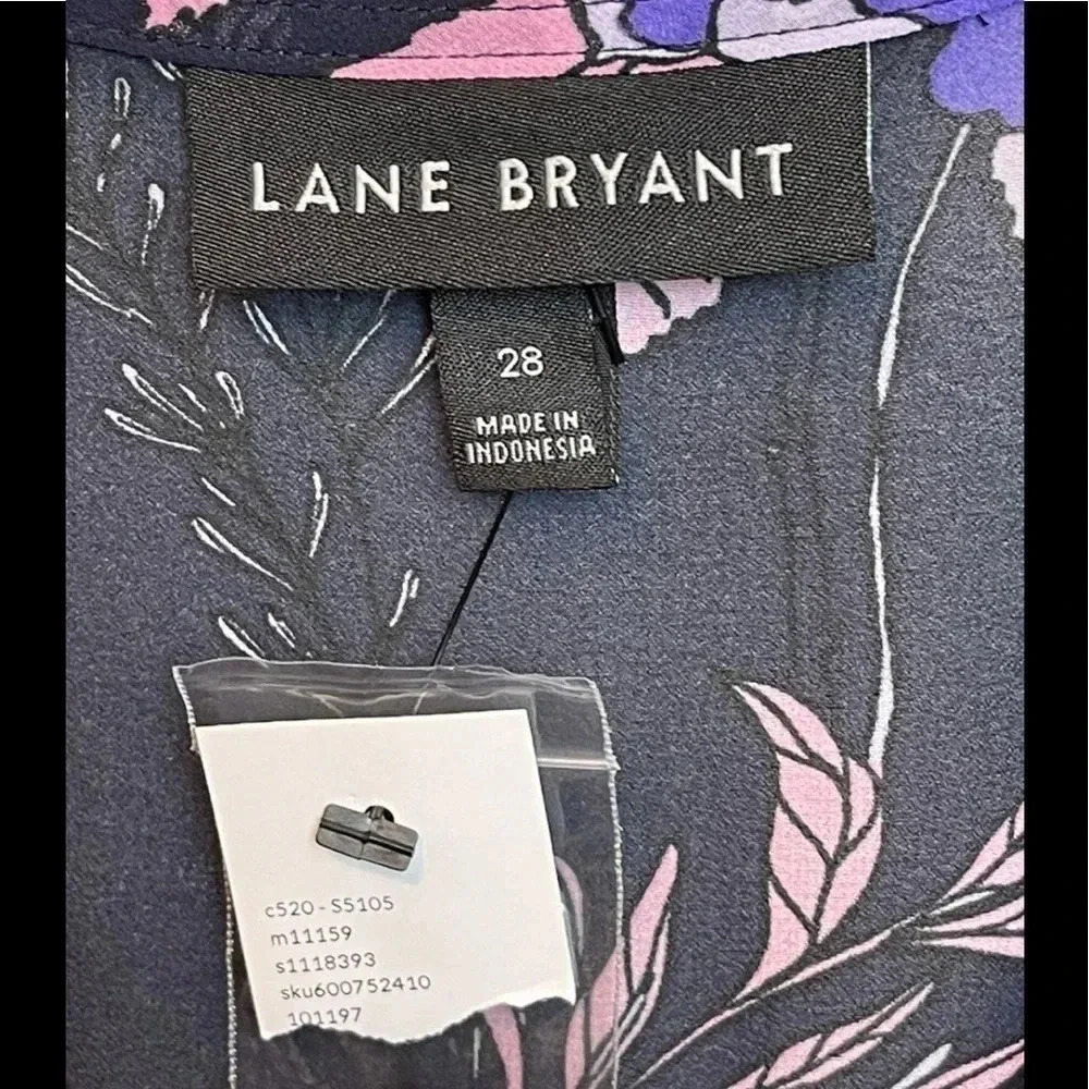 NWT’S. Lane Bryant Floral Babydoll Top Blouse. Short flutter sleeves. - Picture 5 of 9